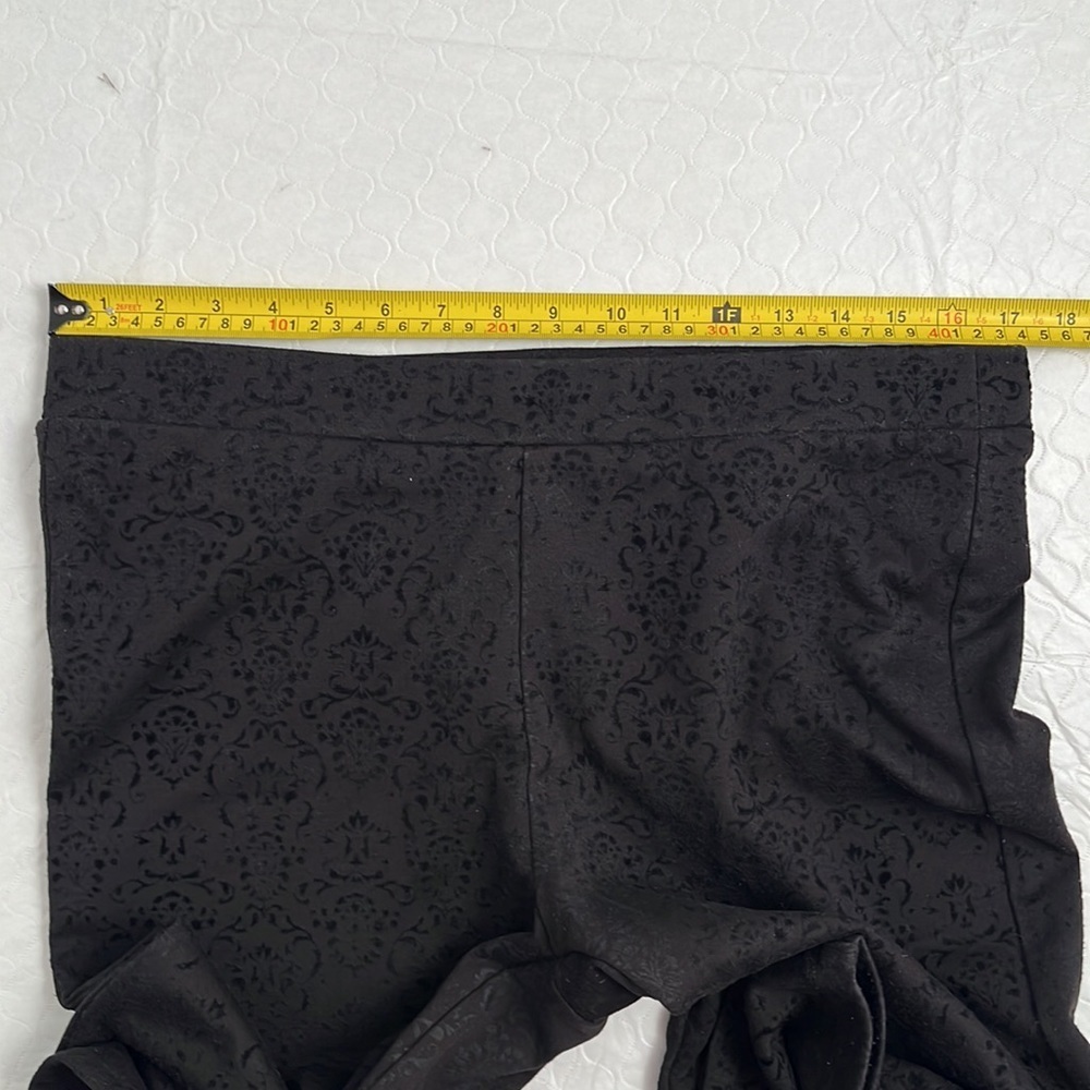 Not Your Daughter’s Jeans black pattern pull-on leggings - Picture 13 of 13